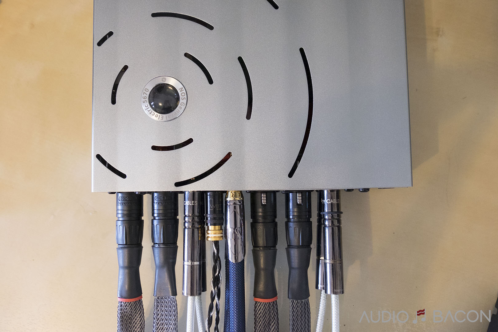 iFi Pro iCAN Headphone Amplifier Review - A High Performance Fully-Balanced Flagship