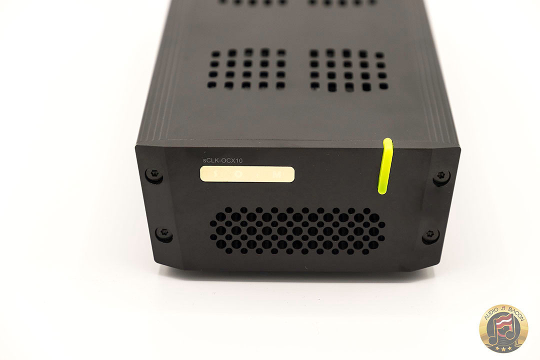 SOtM sCLK-OCX10 - A High Purity, 10 MHz Master Clock Generator