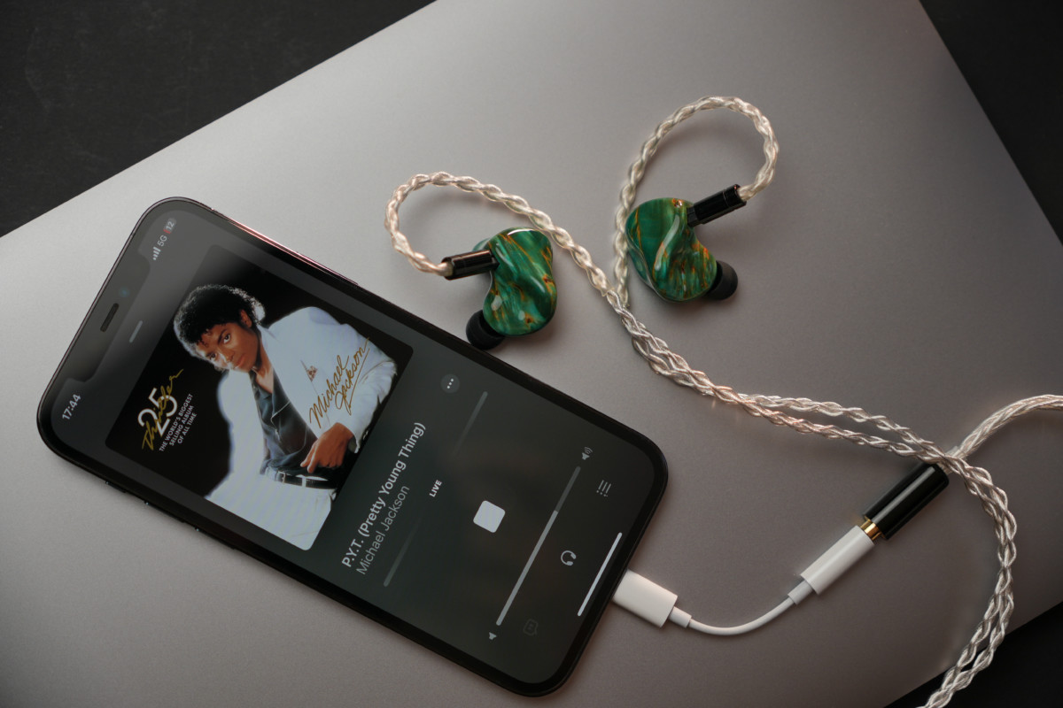 Zeitgeist Germany Launches with Extraordinary IEMs